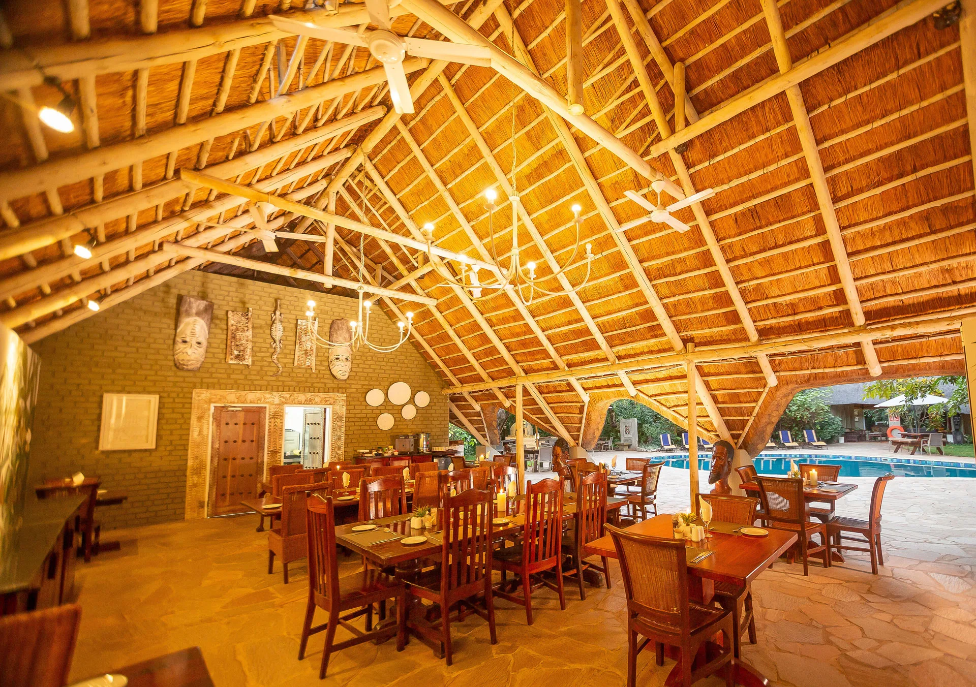 Bayete-Guest-Lodge-Dining